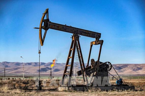 Giá dầu giảm sâu sau khi OPEC+ tăng sản lượng vượt kỳ vọng