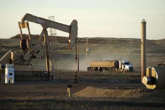 Giá dầu tăng trở lại sau khi giảm mạnh, tập trung vào thuế quan và nguồn cung của OPEC+