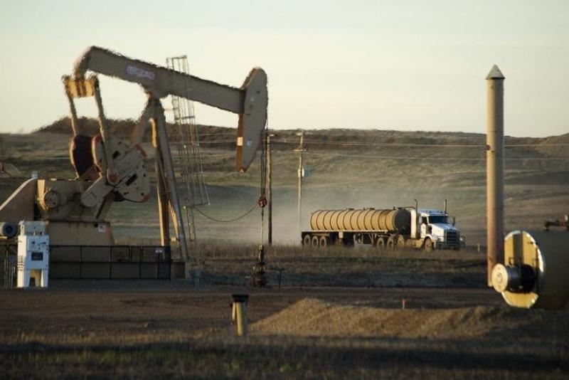 Giá dầu tăng trở lại sau khi giảm mạnh, tập trung vào thuế quan và nguồn cung của OPEC+