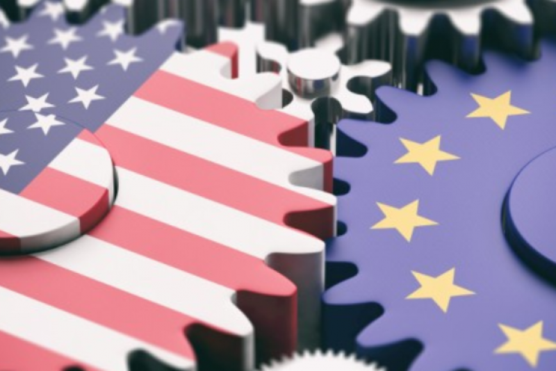 Giá dầu tăng nhờ thỏa thuận thương mại Mỹ - EU